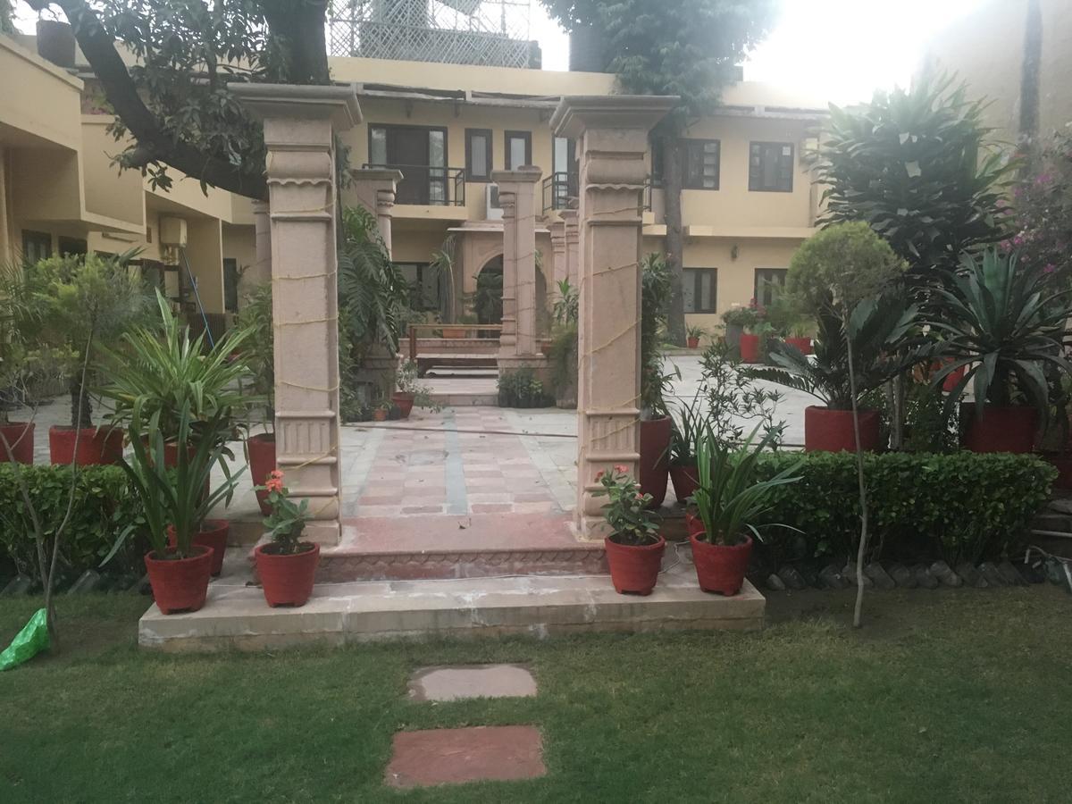 Awtar Mansion Bed & Breakfast Agra  Bagian luar foto